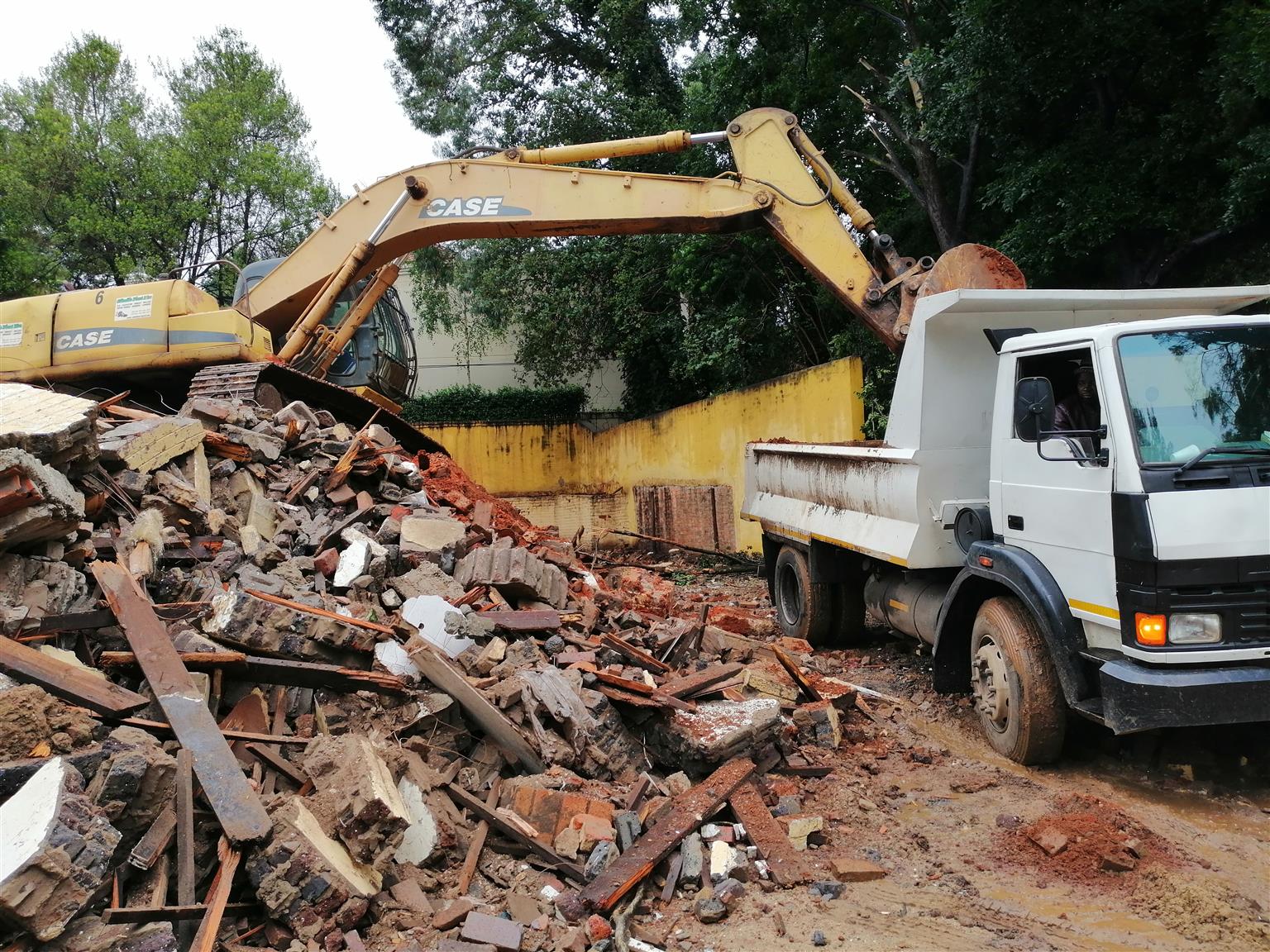 Terrassement, démolition et assainissement à La Queue-lez-Yvelines (78490) et à Sorel-Moussel (28260)- Ent Bengler dans le Val d'Oise (95),  les Yvelines (78) et les Hauts-de-Seine (92)